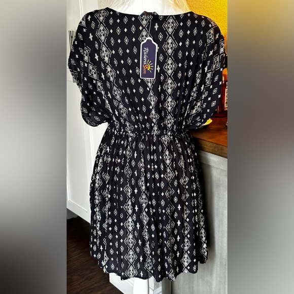 New bundle of 2 pc  size Xl dress cover up! - Picture 9 of 11